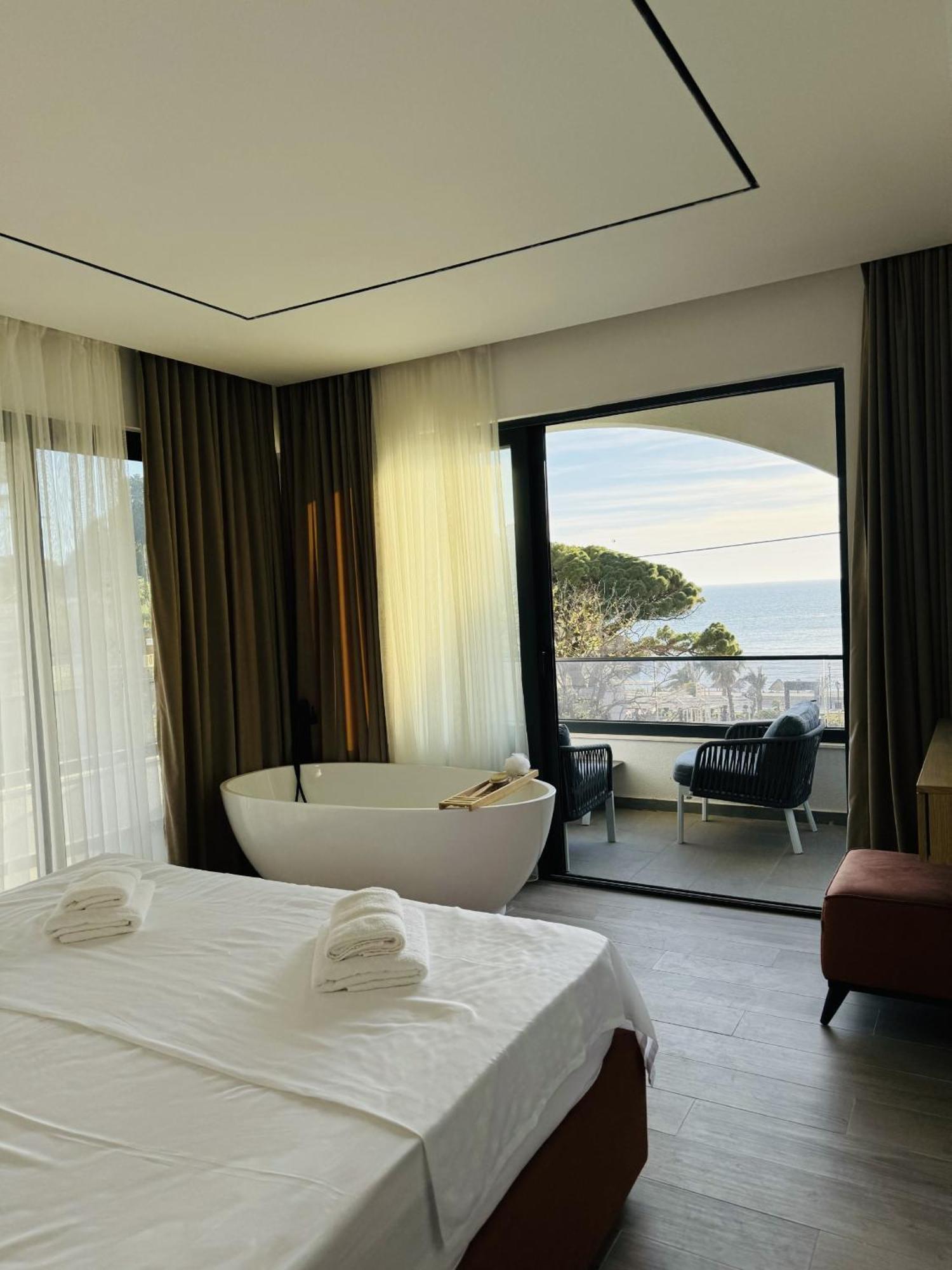 Botanica Boutique Hotel Ulcinj Exteriör bild